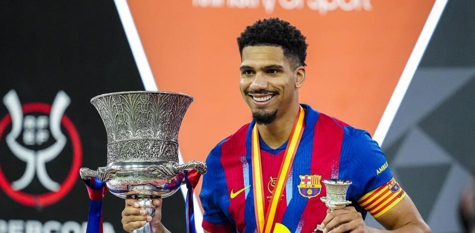 开云体育app-每体：弗里克原本没打算让阿劳霍上场，但德容红牌改变了计划