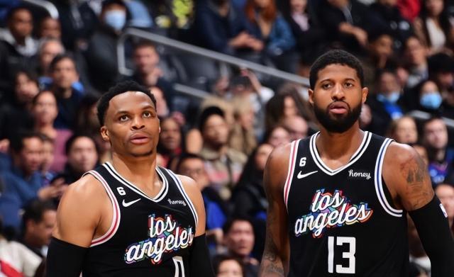 开云app官方版最新下载-韦少双刃剑属性凸显 快艇需提防反噬