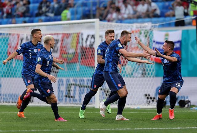 主帅完胜+关键球员完胜 斯洛伐克梦想“第3个奇迹”